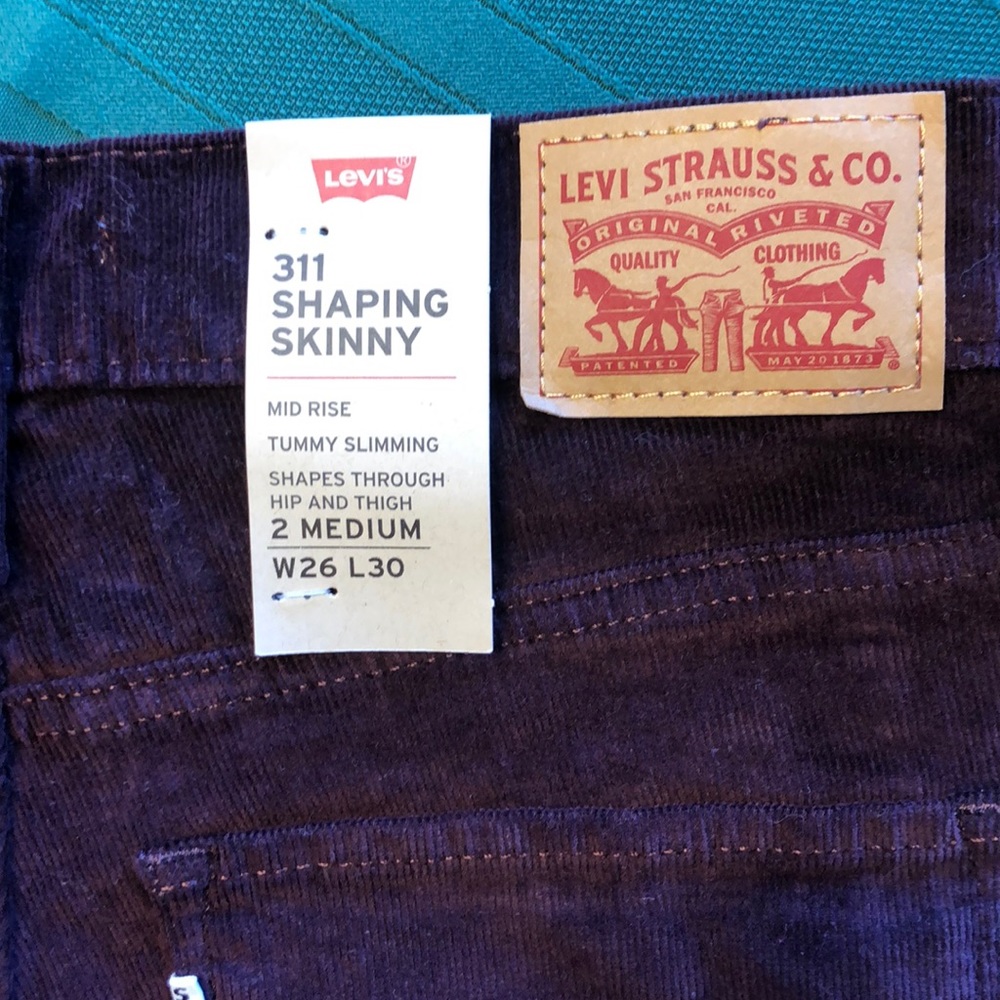 Levi’s 311 Shaping Skinny